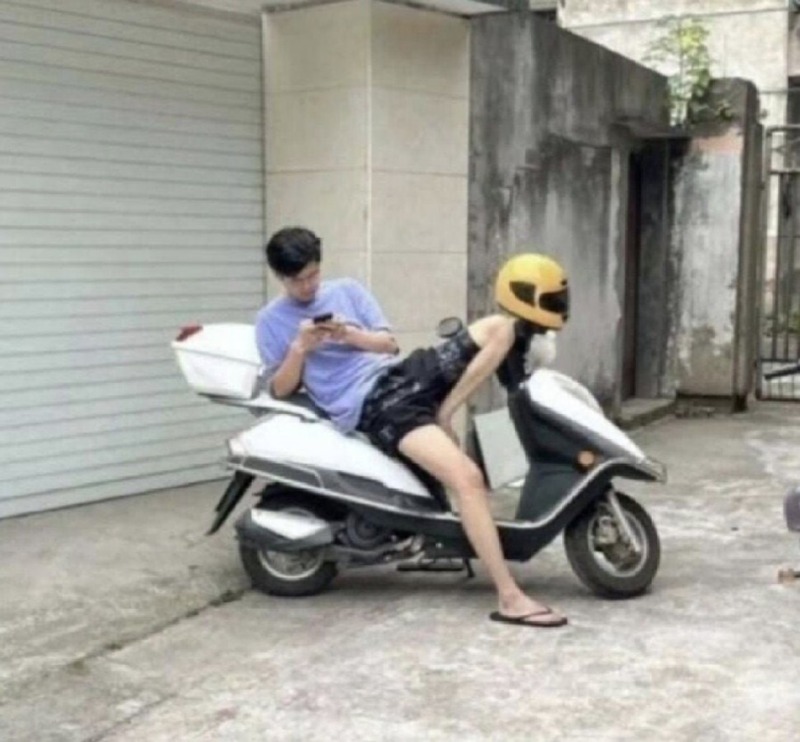 오빠그년 누구야.jpg